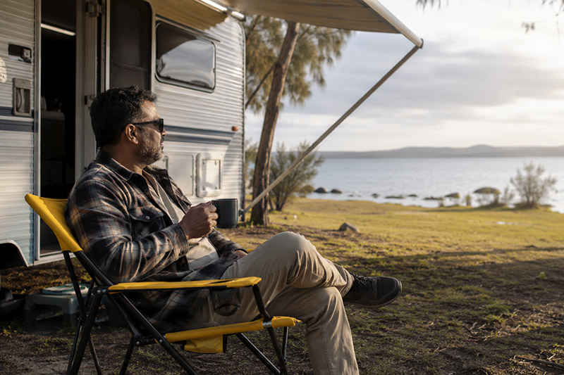 Lakeside tranquility by the caravan